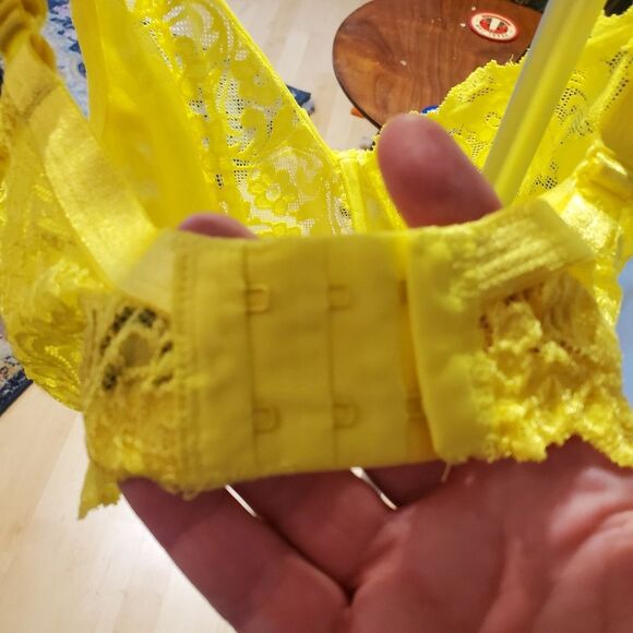 NWT 38DDD Yellow Lace Bra, New, Smart & Sexy, Underwire, 2 Hooks - Picture 9 of 11
